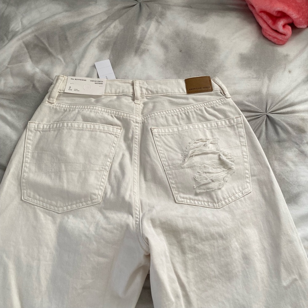 American Eagle ripped 90s boyfriend jeans - Picture 5 of 15